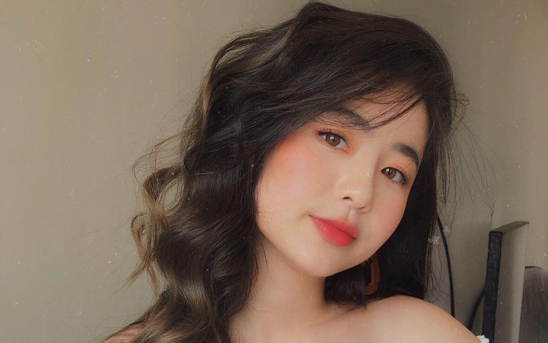 Dan hot girl mat chu dien: Nu tinh, sexy deu du ca hinh anh