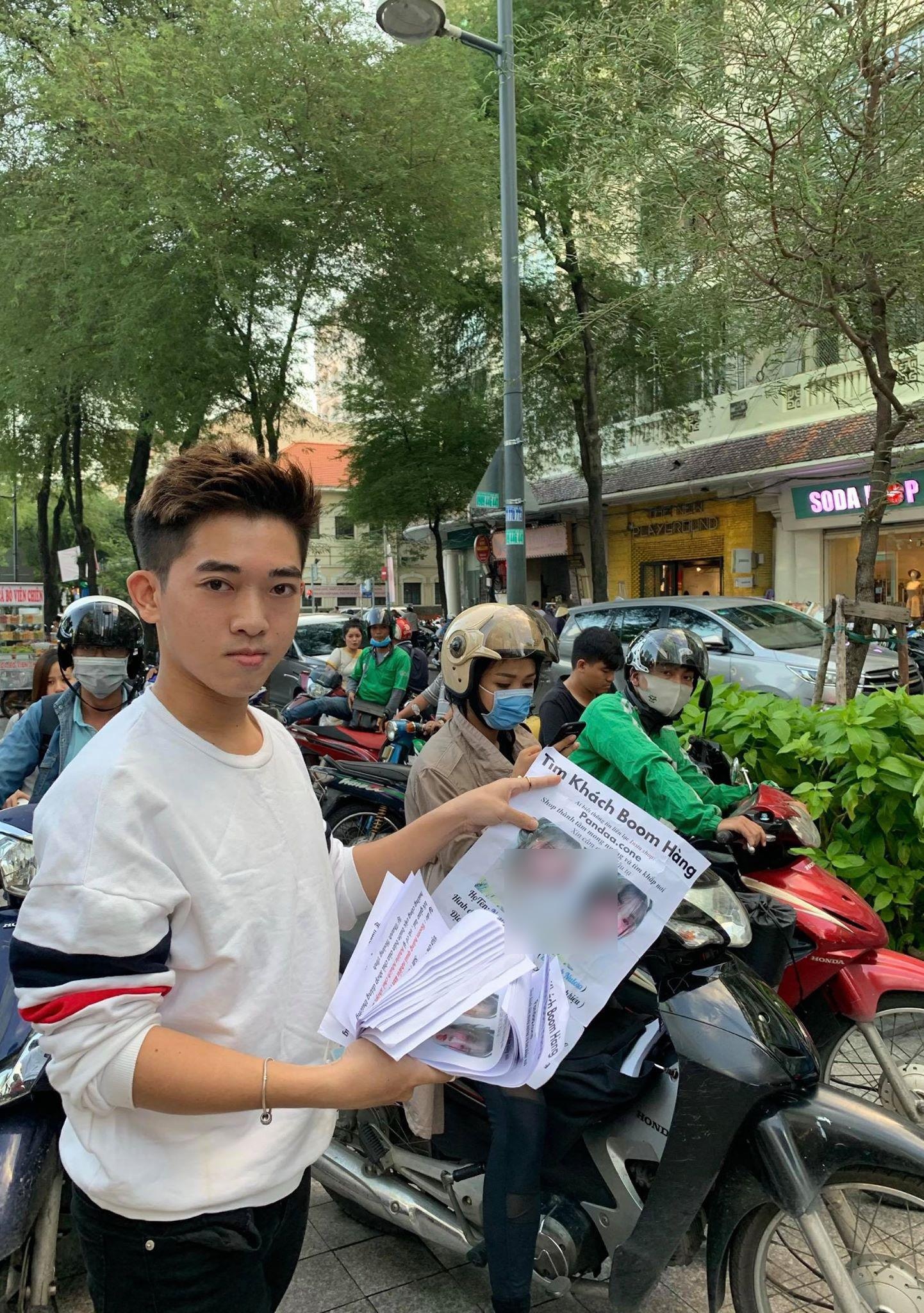 bom hàng bị dán tờ rơi ảnh 4 bom hang bi dan to roi anh 4