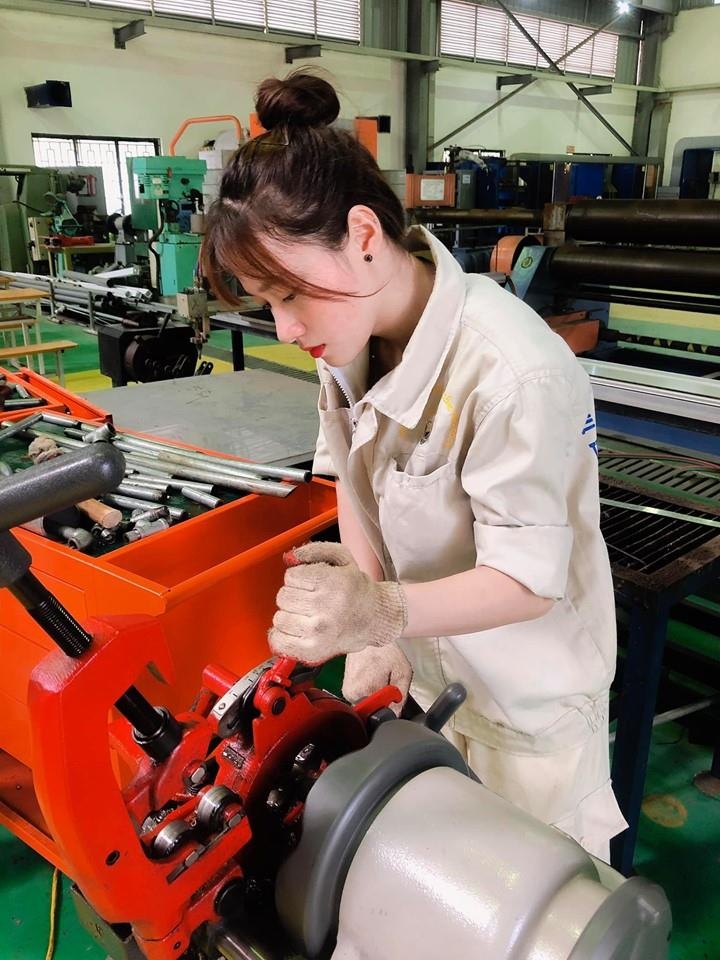 hot girl truong ky thuat anh 3