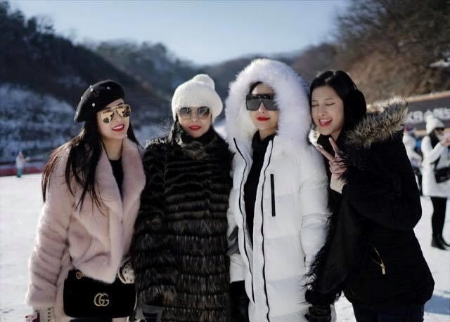 nha co 3 chi em gai anh 6