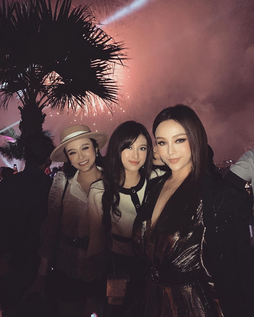 nha co 3 chi em gai anh 5