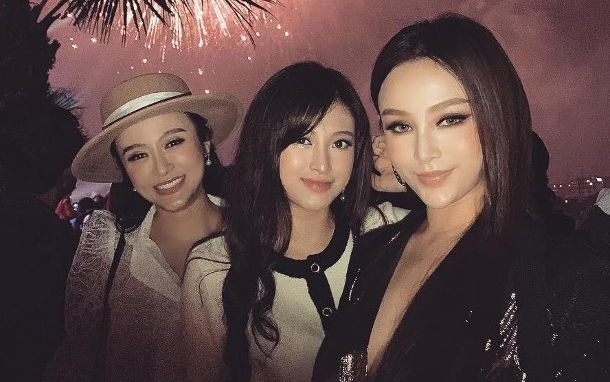 Dan hot girl sinh ra trong nha co 3 chi em gai deu tai nang, xinh dep hinh anh