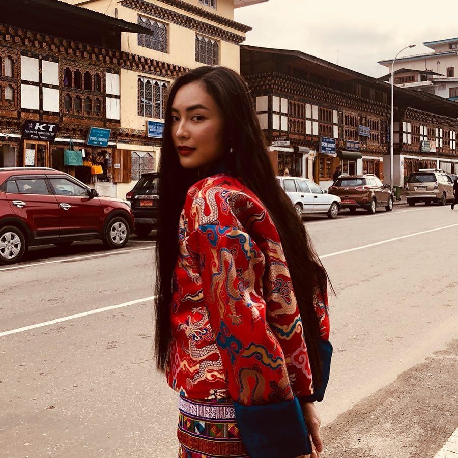 con gai de toc den dai anh 2