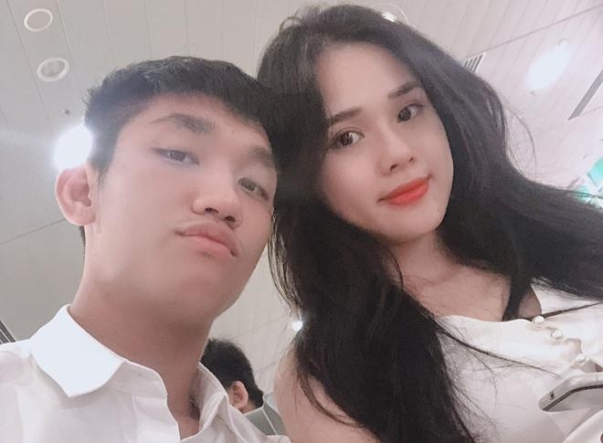 moi tinh chi em cua dan cau thu anh 4