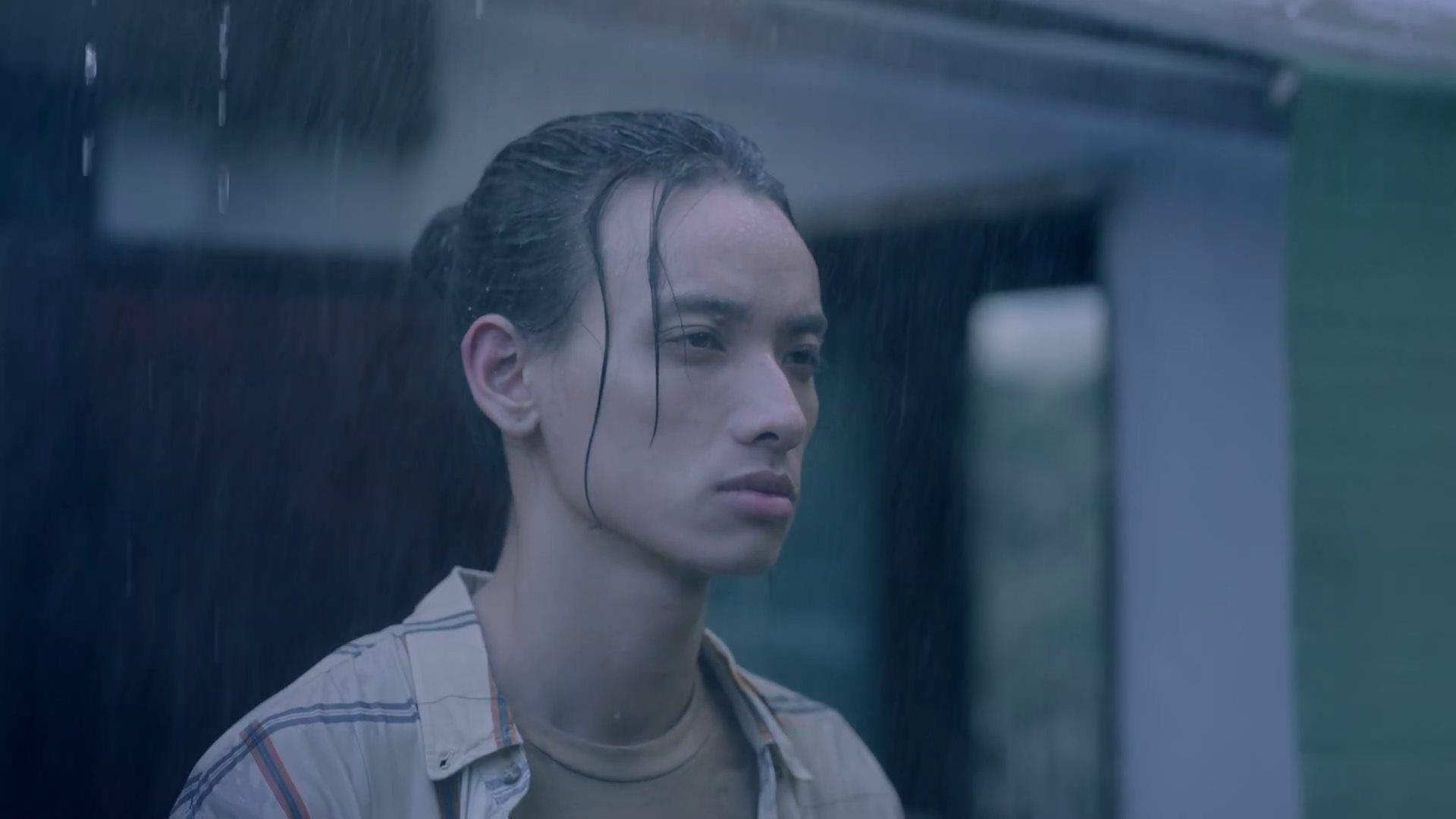 nam chinh MV cua Suni Ha Linh anh 1