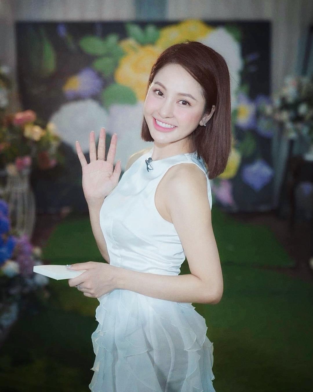 Tram Anh lam moi trang ca nhan anh 3