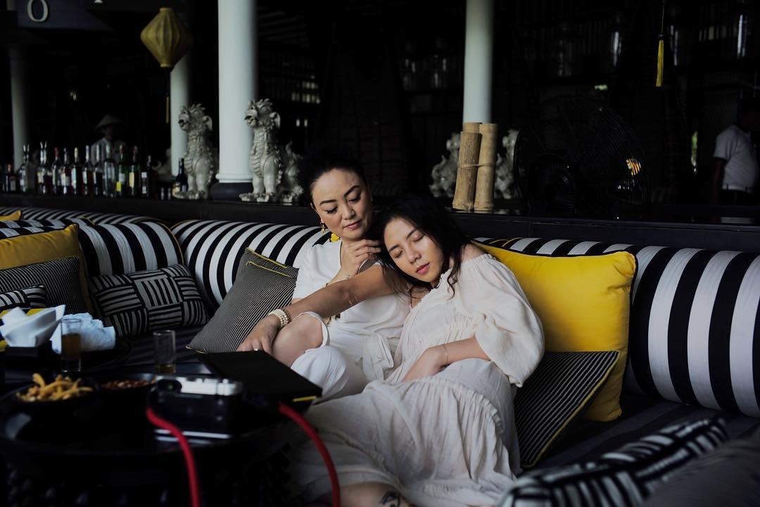 con gai PGS Van Nhu Cuong co bau anh 3