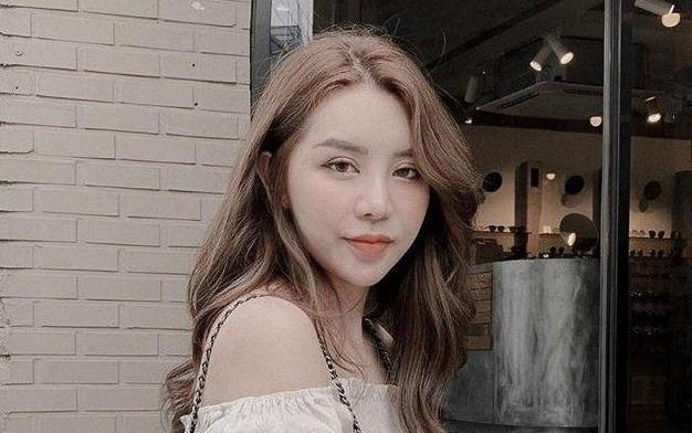 Hot girl Hat Mit khoe moi tau duoc can nha thu hai truoc tuoi 30 hinh anh