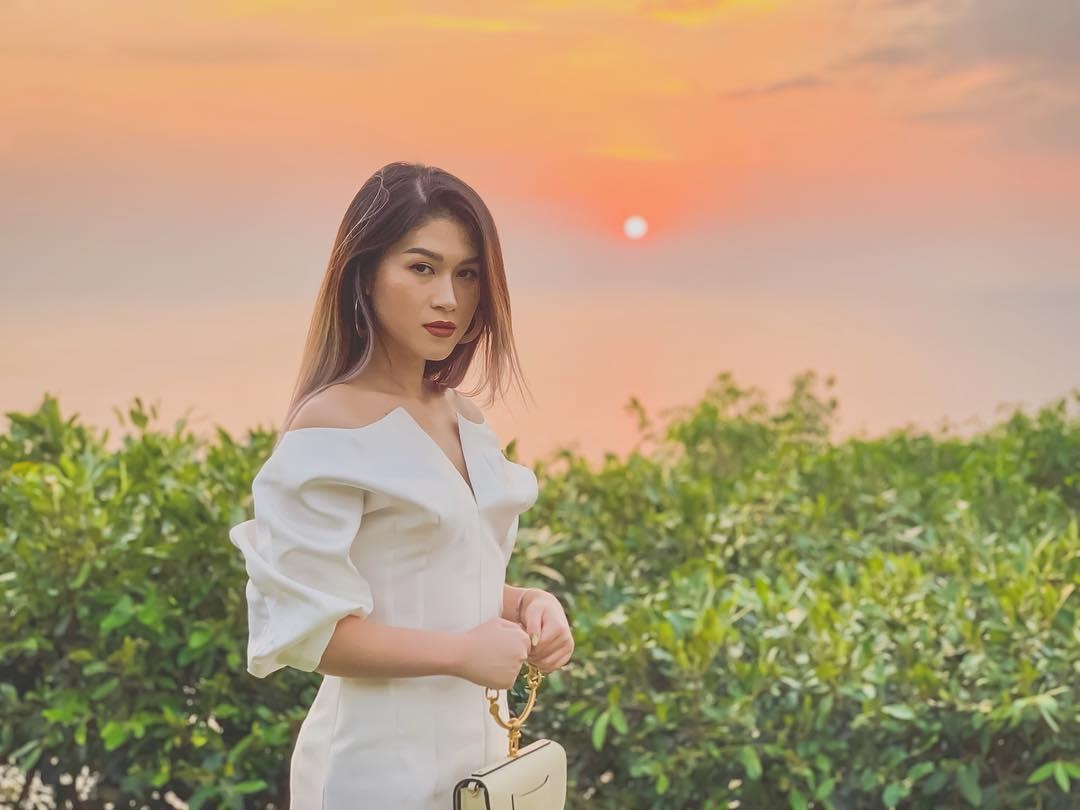 tieu thu la ngoc canh vang anh 17