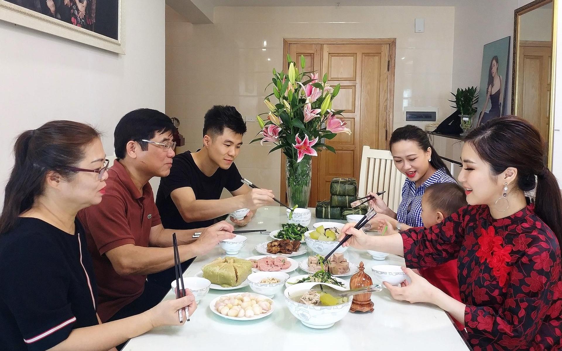 Cong nghe thay doi bua com gia dinh ban nhu the nao? hinh anh