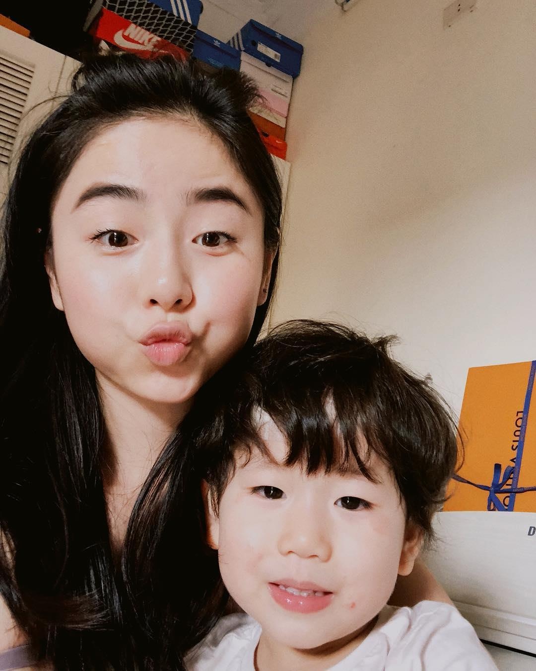 mat moc cua hot girl anh 4