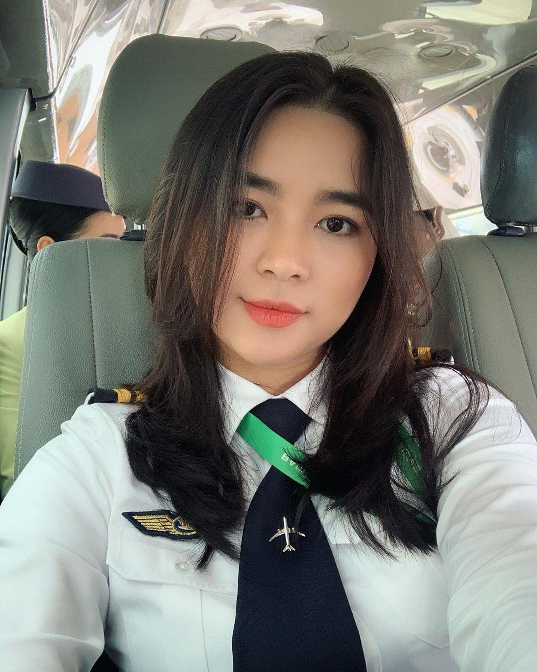 Phi công Diệu Thúy ảnh 7 Phi cong Dieu Thuy anh 7