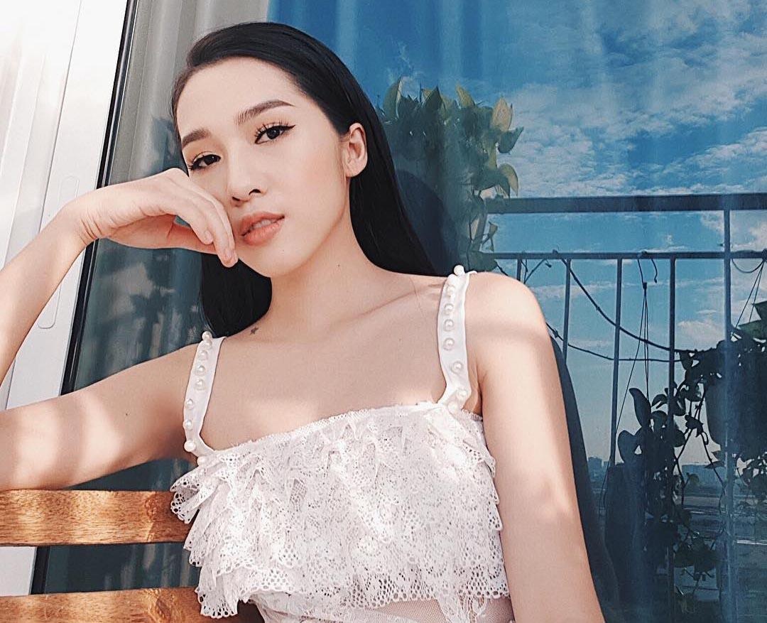 hot girl co 2 con anh 6