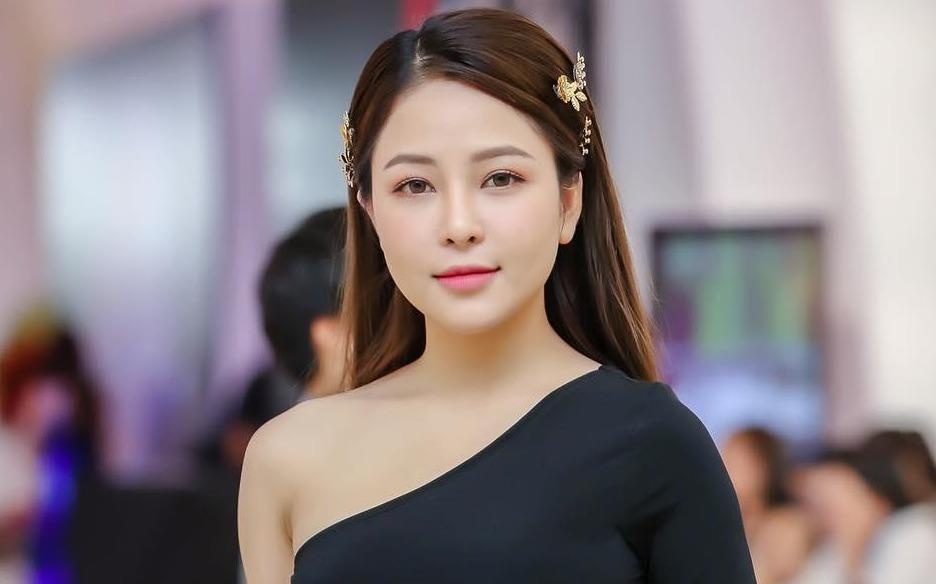 Hot girl Tram Anh khoe anh di dang ky hien tang hinh anh