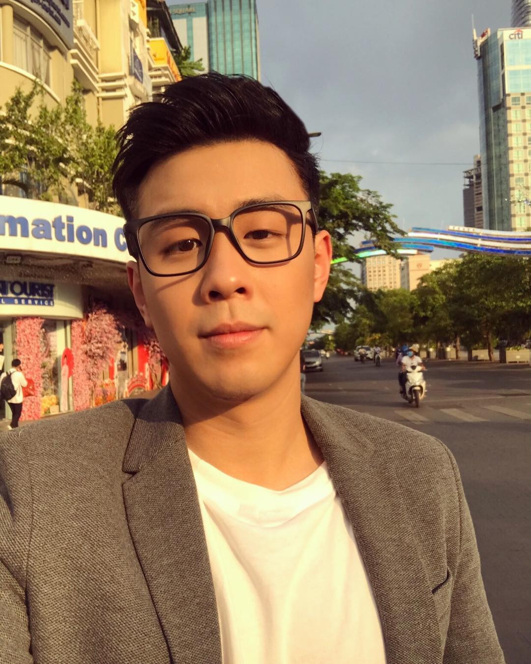 hot teen lam nghe khac xa nganh hoc anh 3