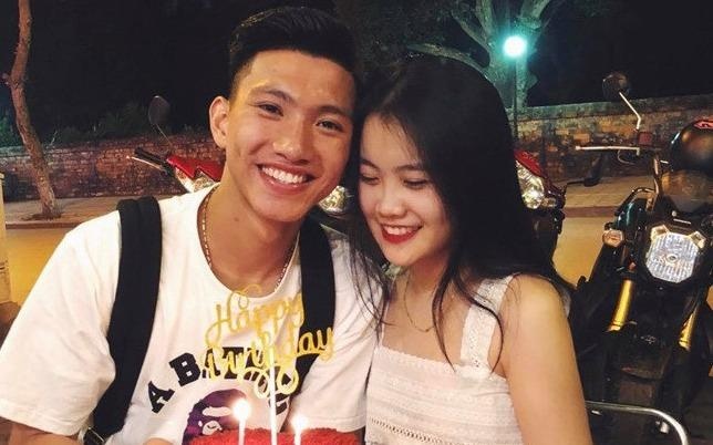 Chuyen tinh cau thu: Van Duc vua cong khai, Van Hau vuong tin chia tay hinh anh