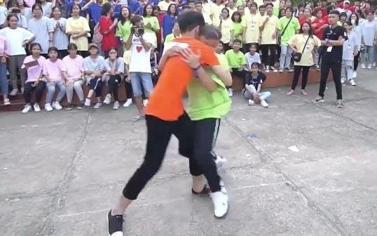 Hoc sinh Yen Bai hao hung choi xe bang ten giong 'Running Man' hinh anh