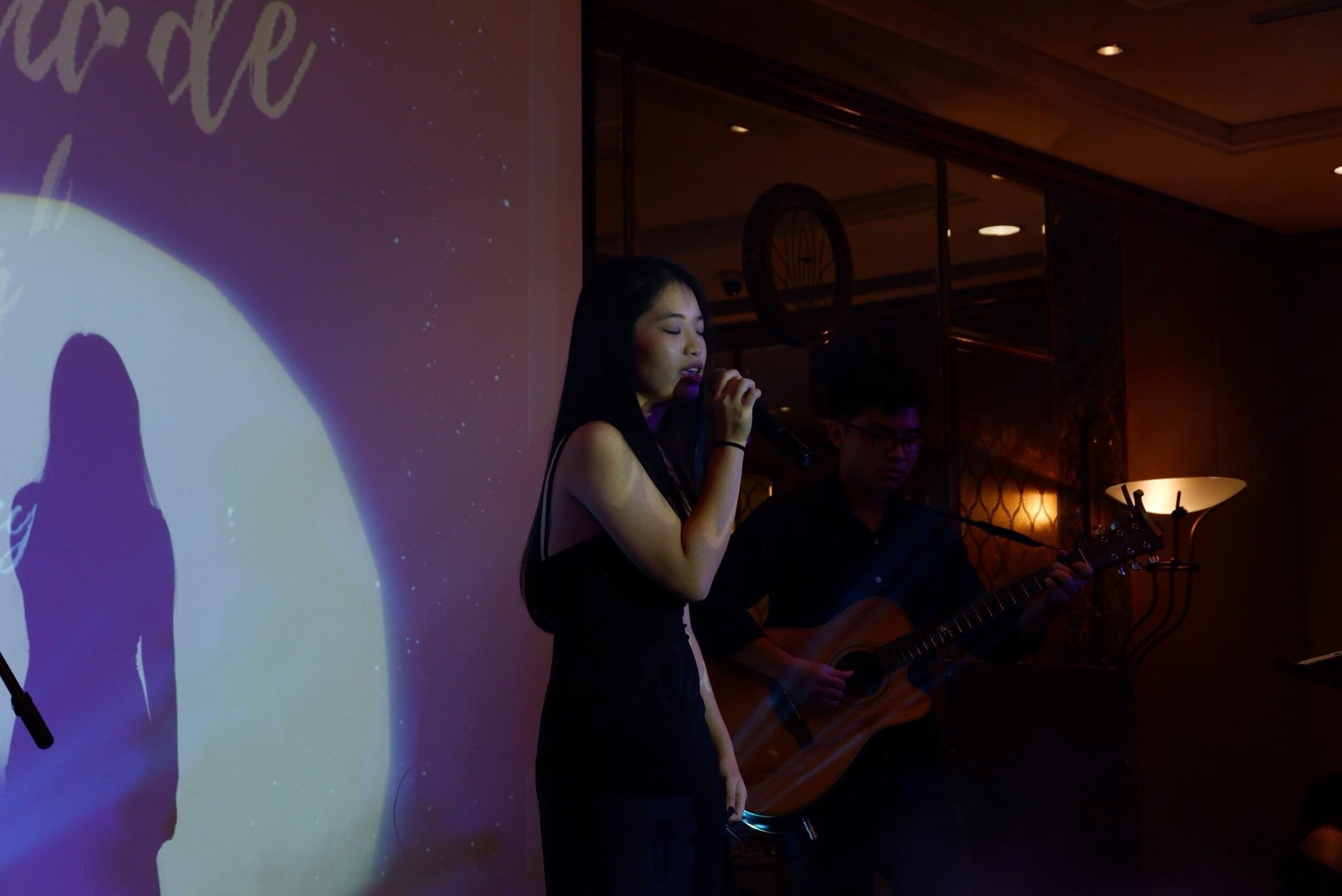 con gai nguoi noi tieng anh 11