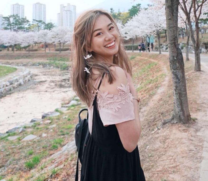 con gai nguoi noi tieng anh 6