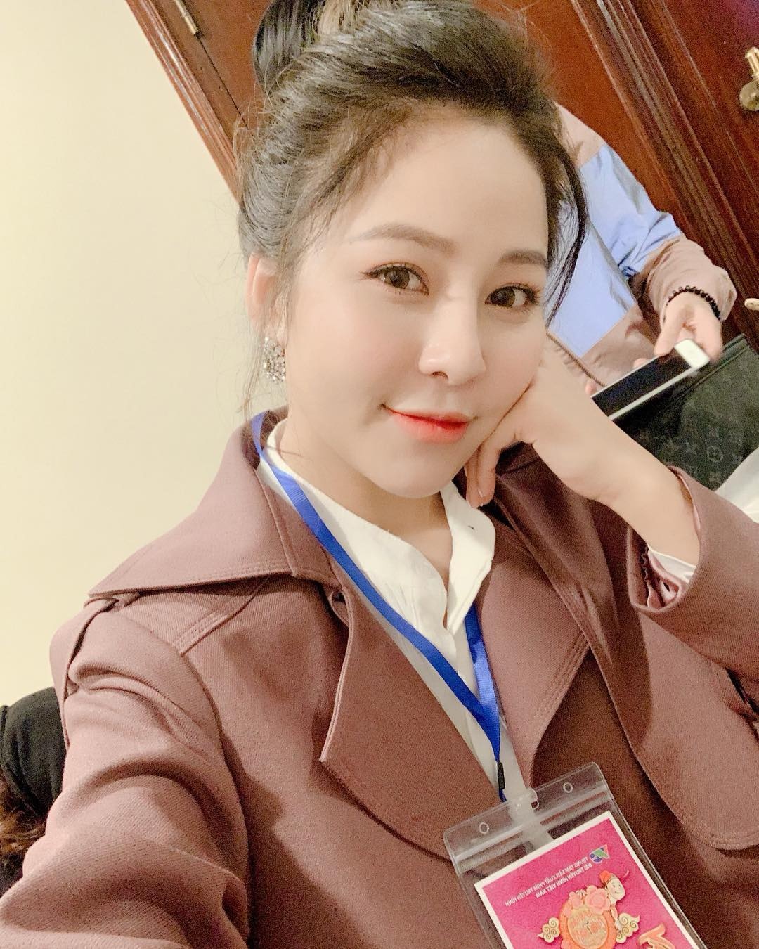 hot girl tang can anh 4