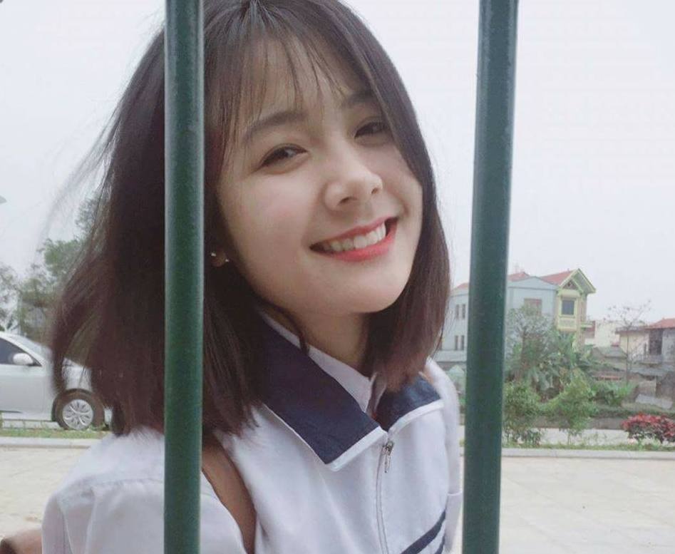 hot girl mac dong phuc anh 1