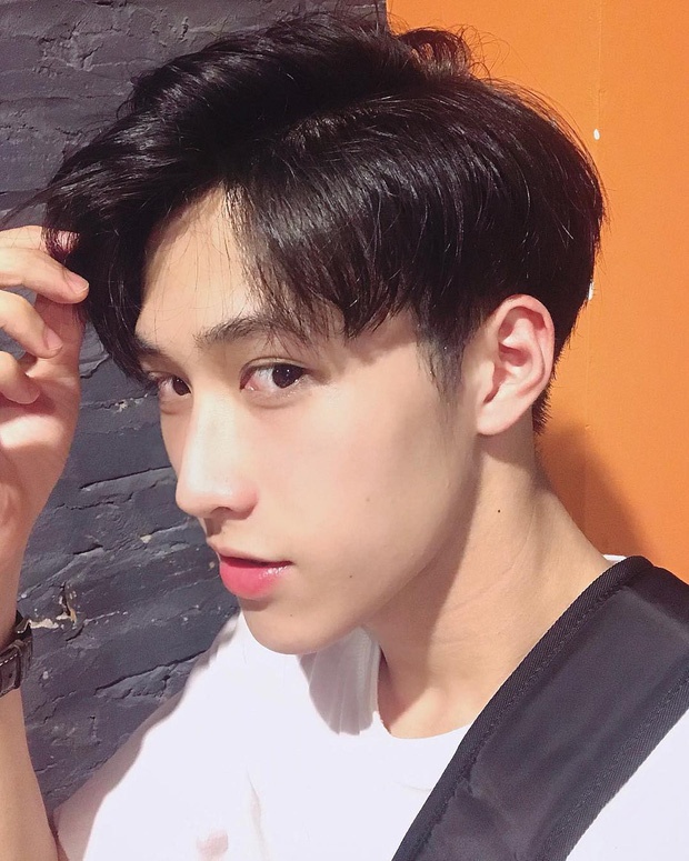 hot girl mac dong phuc anh 10