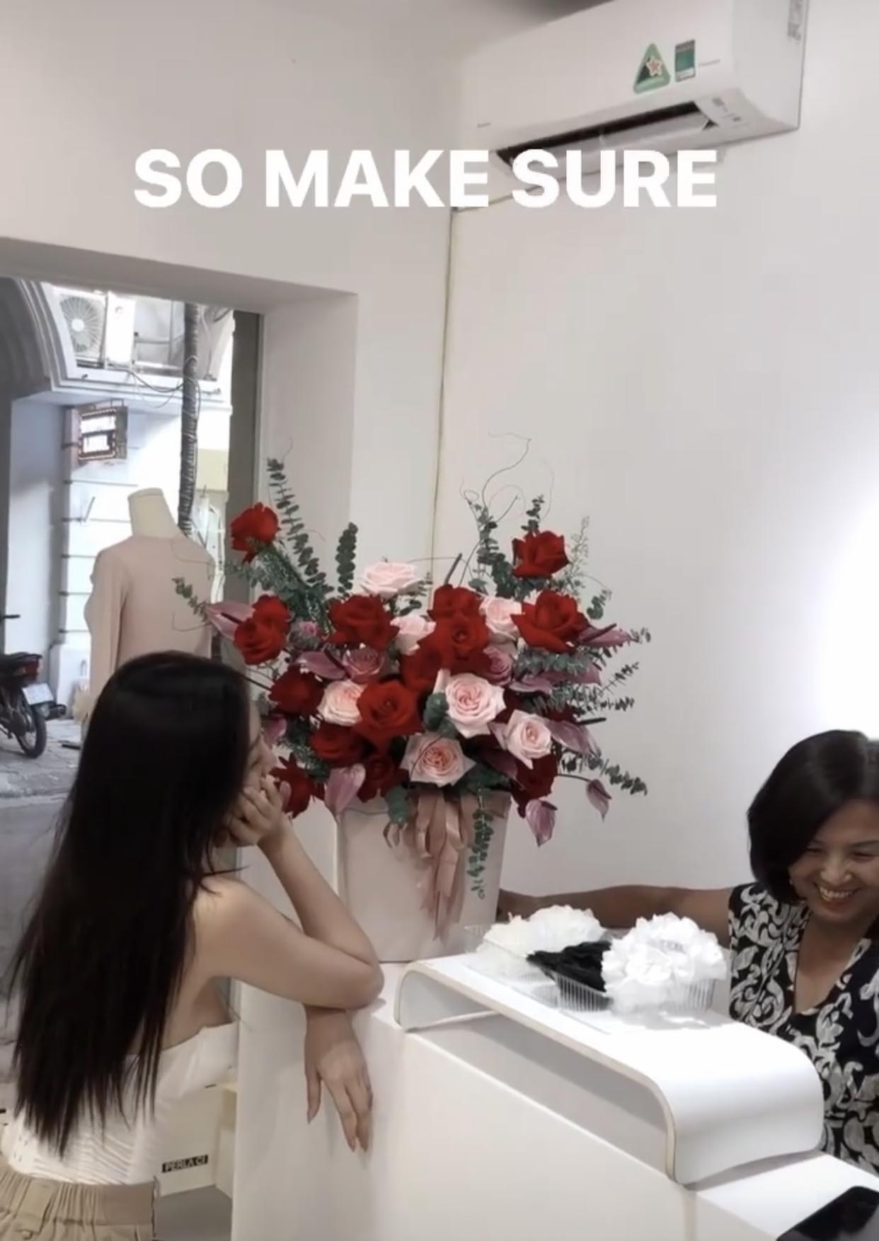 hot girl va me anh 8