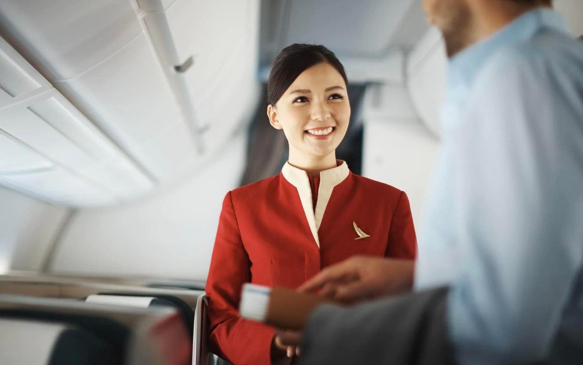 'Nguoi yeu lam tiep vien hang khong, suc dau ma giu?' hinh anh