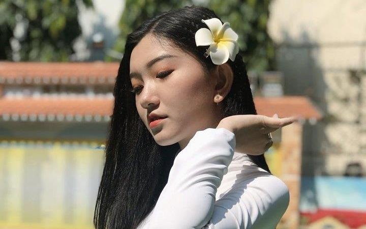 Hoa khoi 2002 duoc tim kiem nho nhan sac nhu nang tho hinh anh