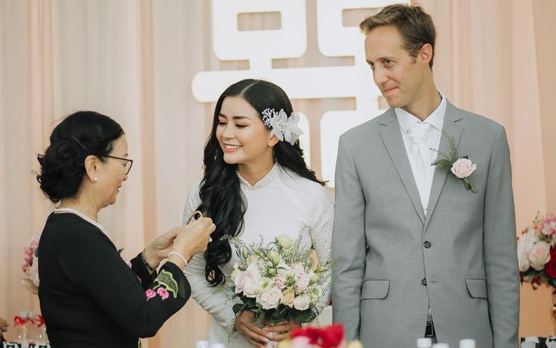 3 nguoi mau, dien vien co cuoc song hanh phuc ben chong ngoai quoc hinh anh