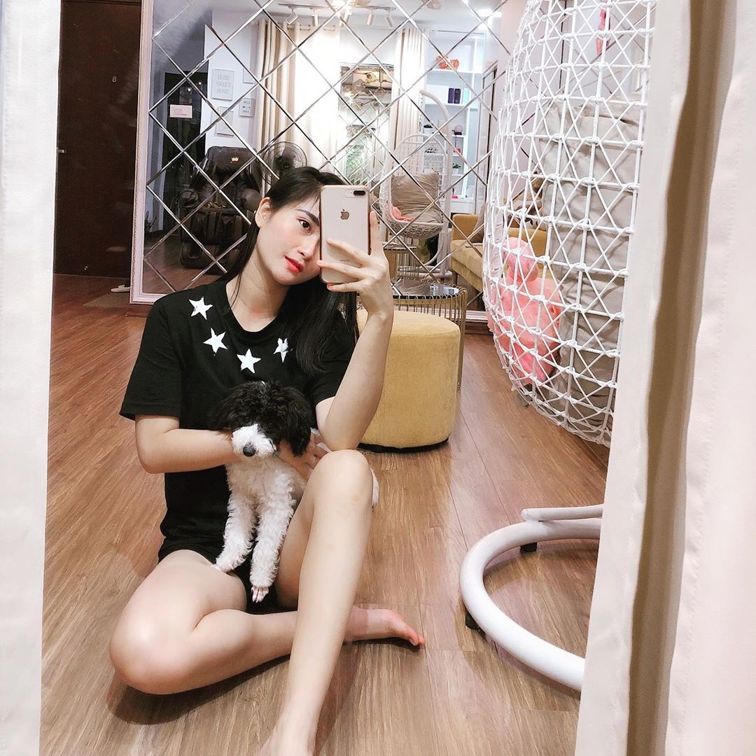 ban gai cau thu mua nha anh 2