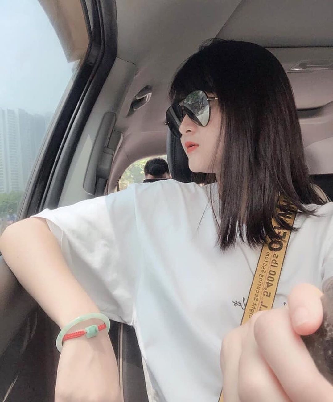 ban gai cau thu mua nha anh 3