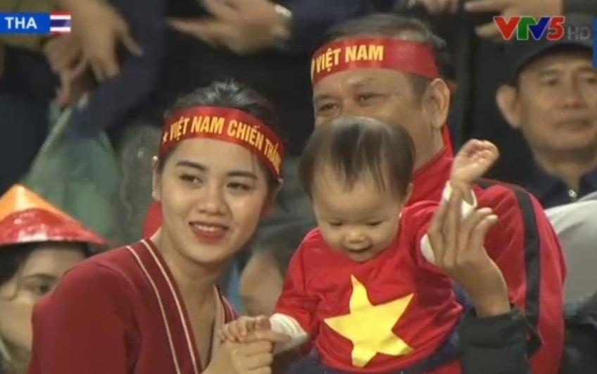 Vo con Que Ngoc Hai, ban gai Duy Manh noi bat tren san My Dinh hinh anh