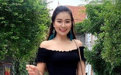 Ba nu giang vien noi tieng cong dong mang hinh anh