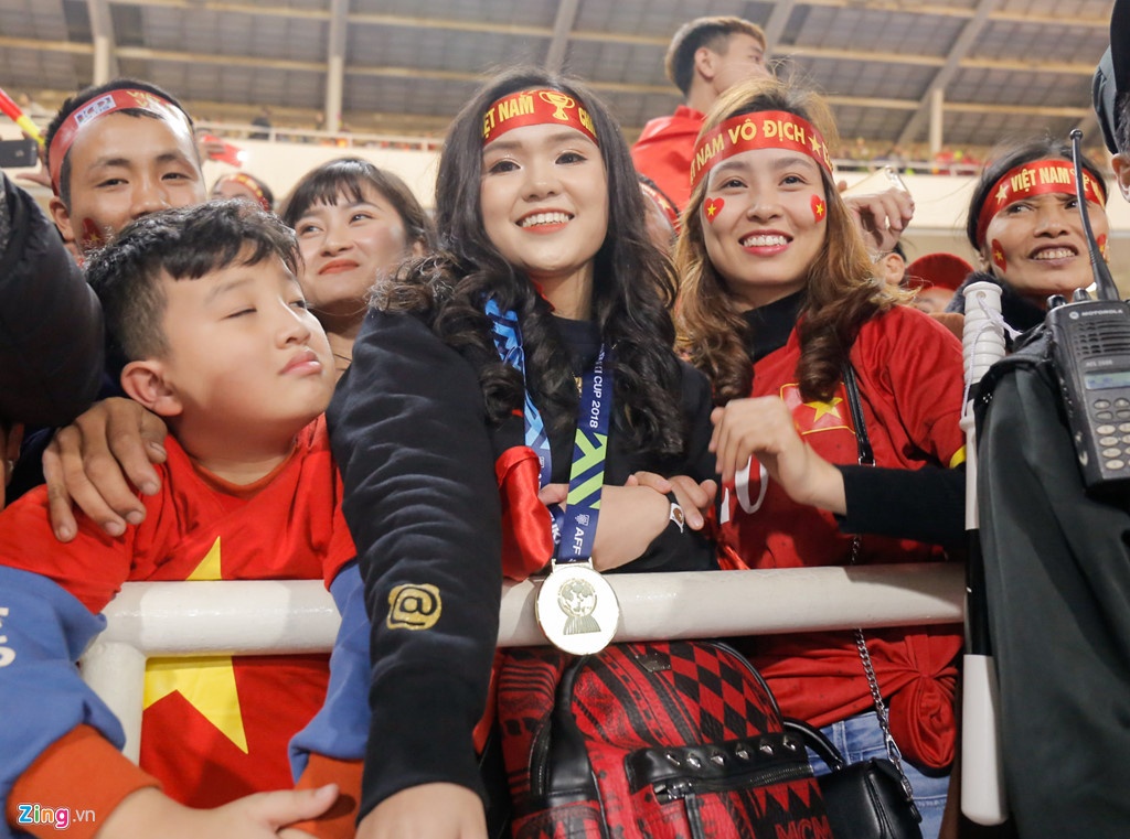 ban gai cau thu anh 2