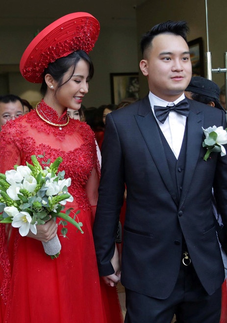 anh chi em ho noi tieng anh 6