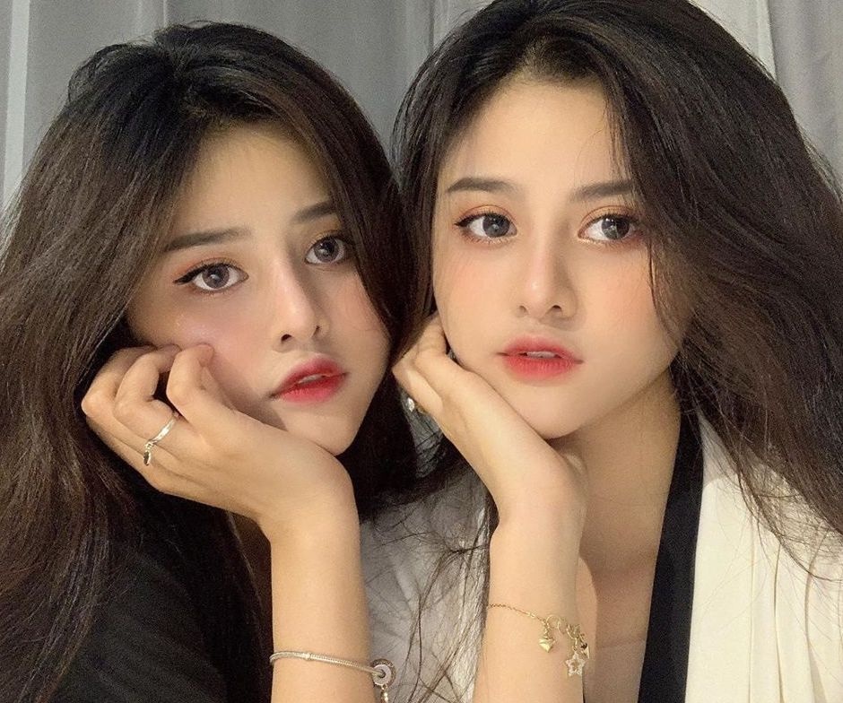 chi em sinh doi noi tieng anh 6