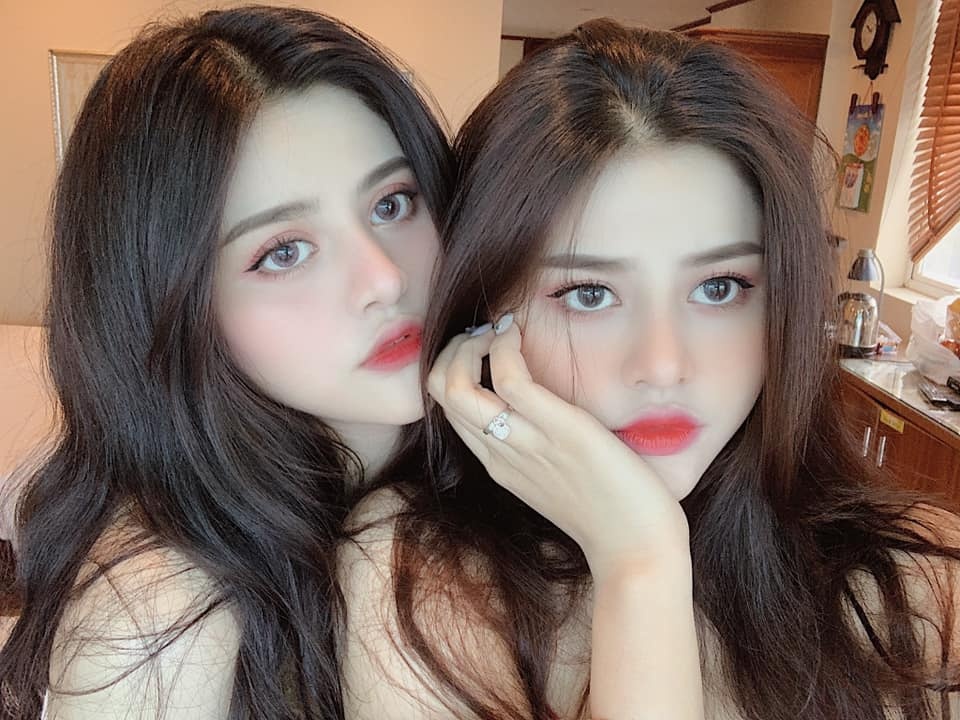 chi em sinh doi noi tieng anh 5