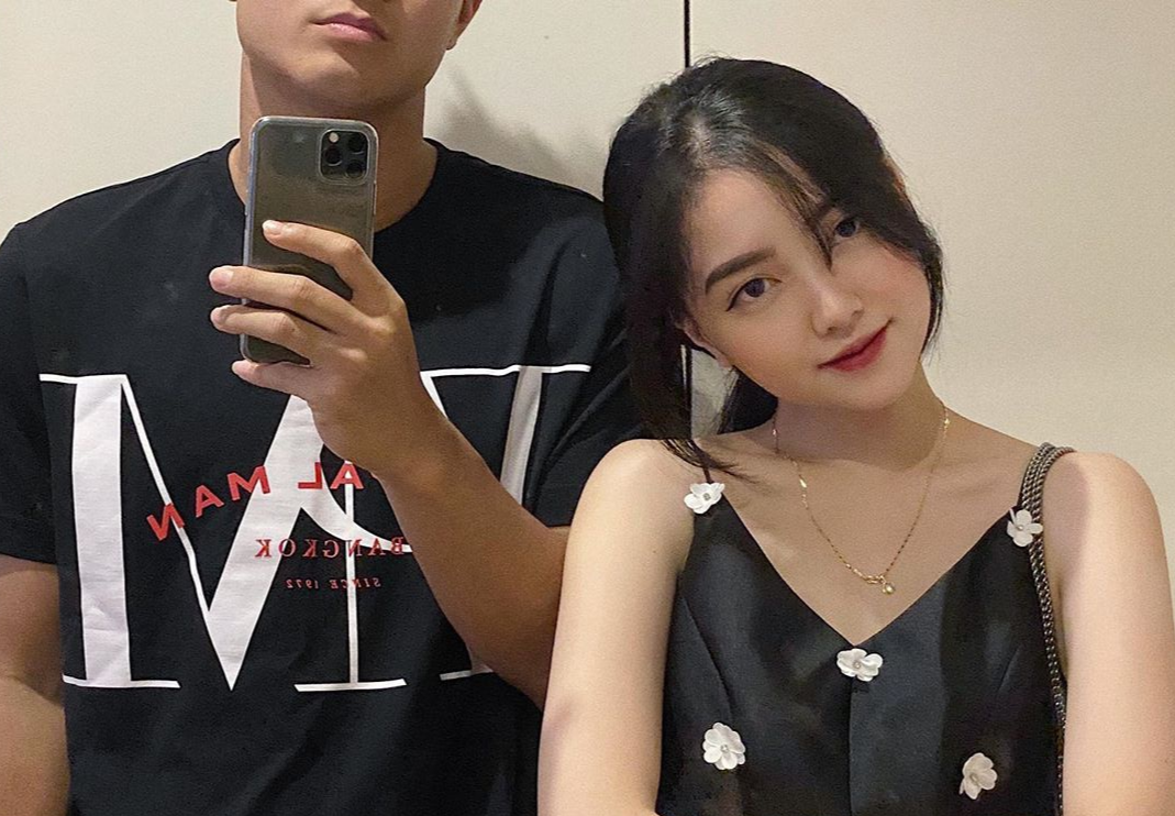 Ban gai Ha Duc Chinh tinh cam goi nguoi yeu la 'ong gia Noel cua em' hinh anh