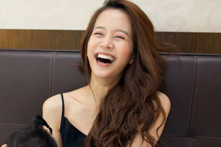 Vlogger Viet kin tieng chuyen rieng tu sau lum xum tinh cam hinh anh
