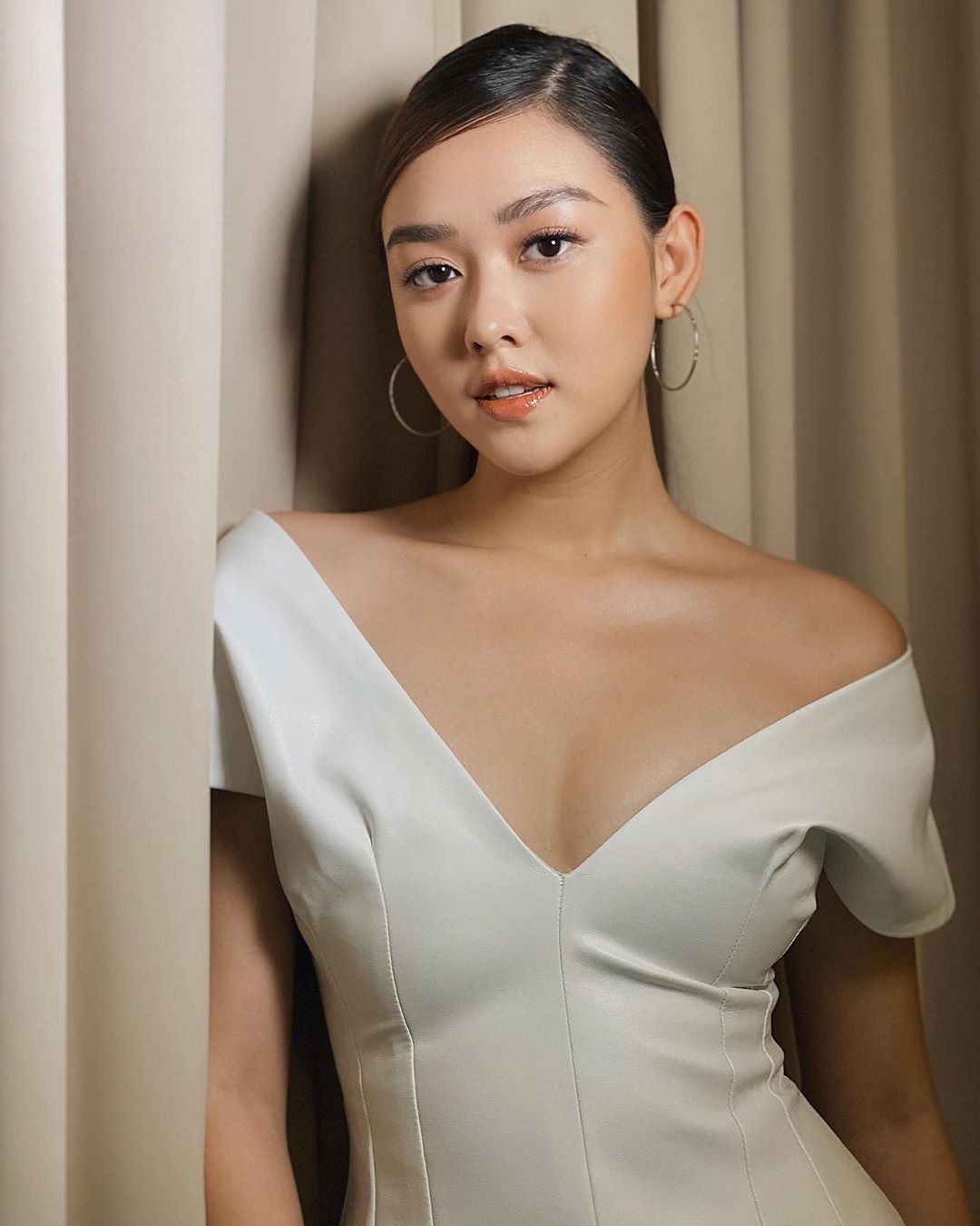 hot girl giong nhau anh 6