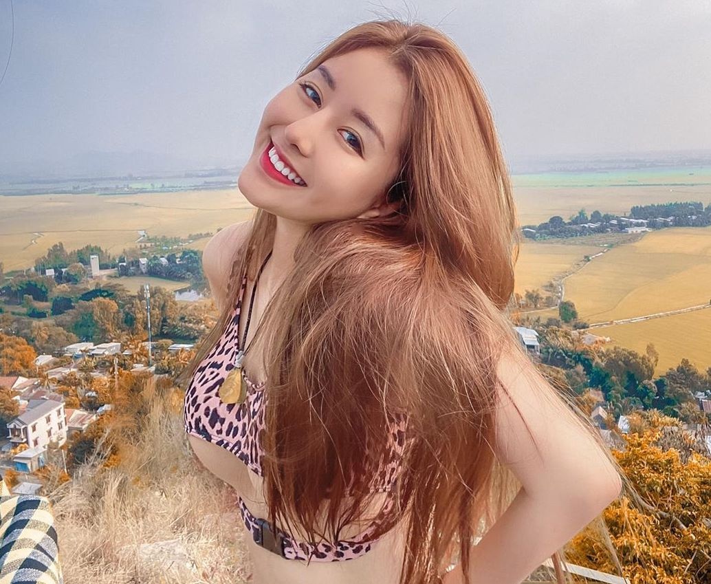 hot girl bi chi trich anh 1