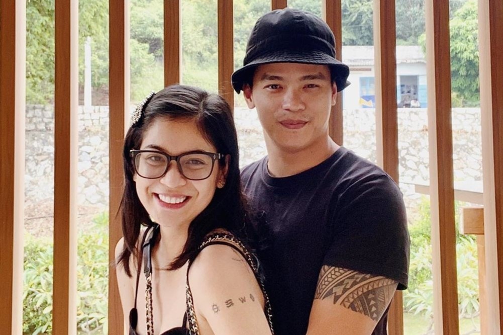 Moi tinh nhieu diem chung cua 2 cap phi cong - blogger noi tieng hinh anh