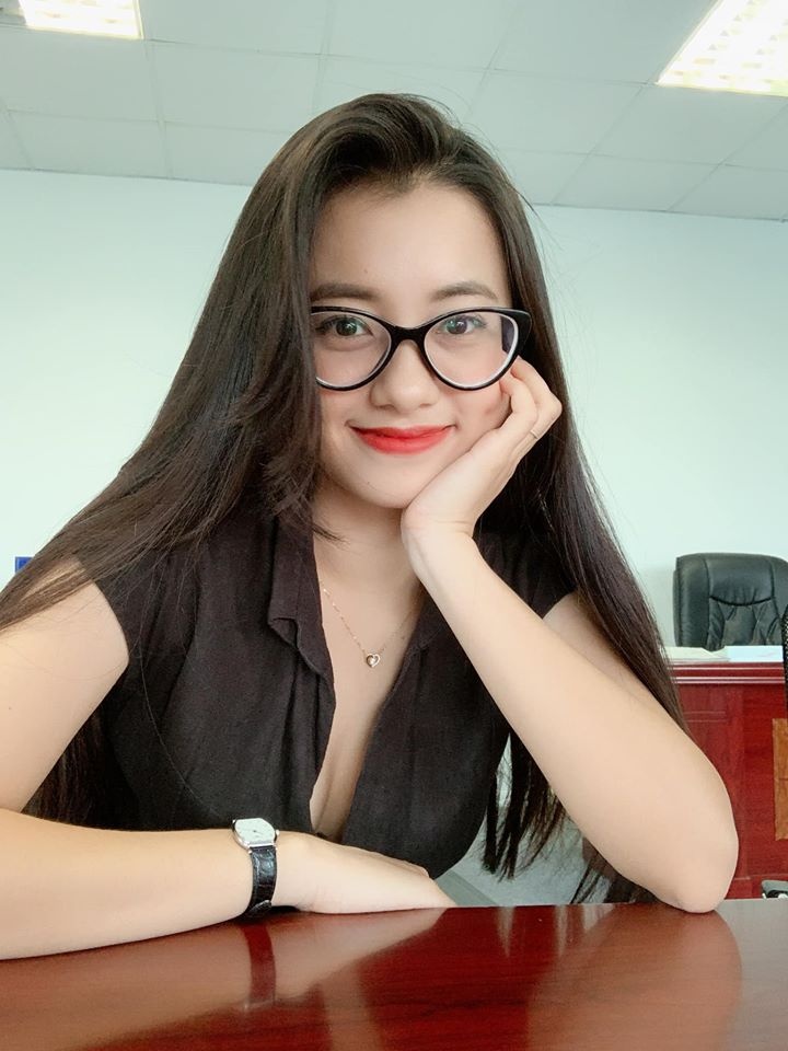 Chị Ong Vàng ảnh 7 Chi Ong Vang anh 7