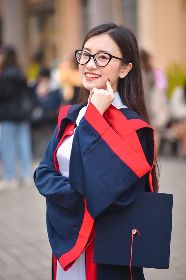 Chị Ong Vàng ảnh 4 Chi Ong Vang anh 4