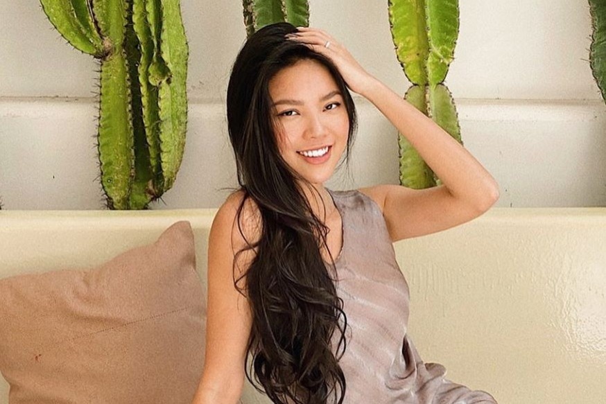 Linn Nguyen tu tay cat mai toc nuoi 7 nam de hien cho benh nhan ung thu hinh anh