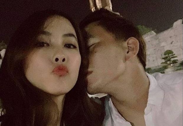 2 moi tinh yeu xa ket thuc trong tiec nuoi hinh anh