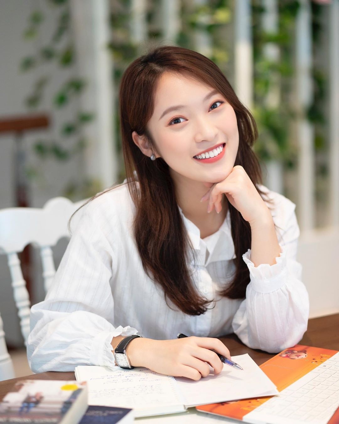 mua nha tau xe anh 9