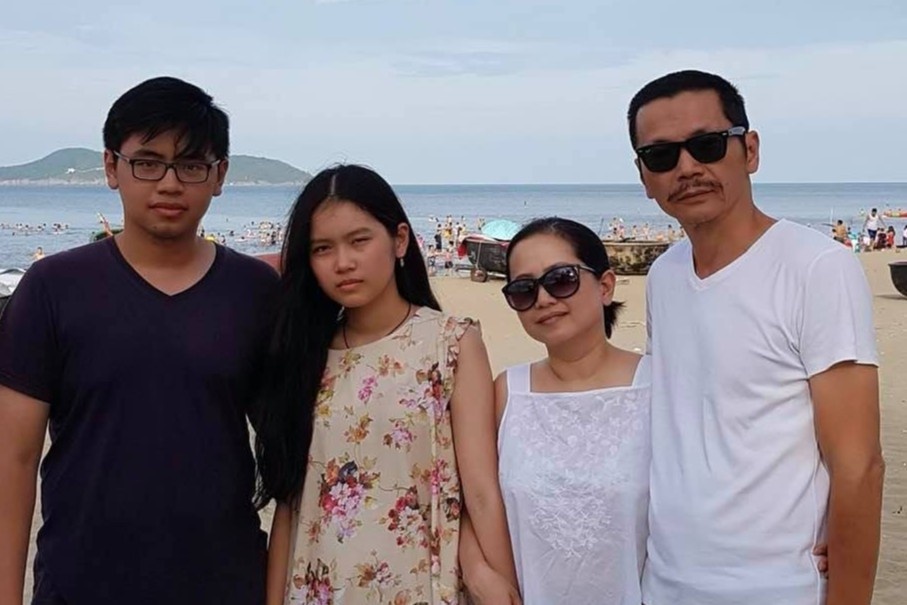 NSND Trung Anh lo lang khi con trai mac ket o Thai Lan vi dich benh hinh anh