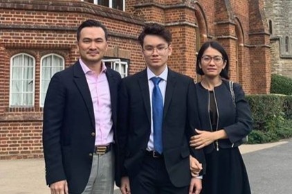 Con trai Chi Bao ve nuoc, di thang toi noi cach ly tap trung hinh anh